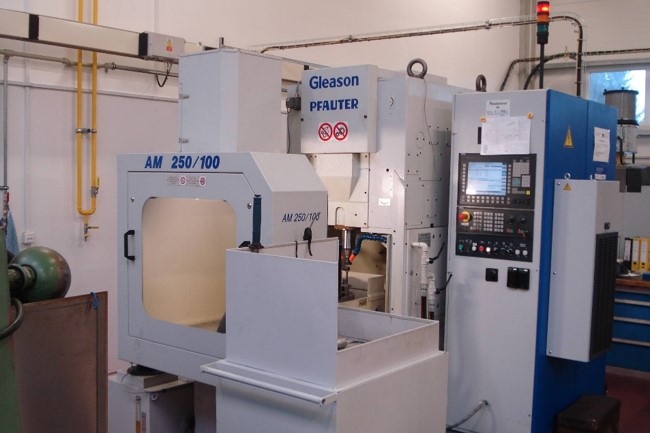 GLEASON – PFAUTER AM 250/100 CNC